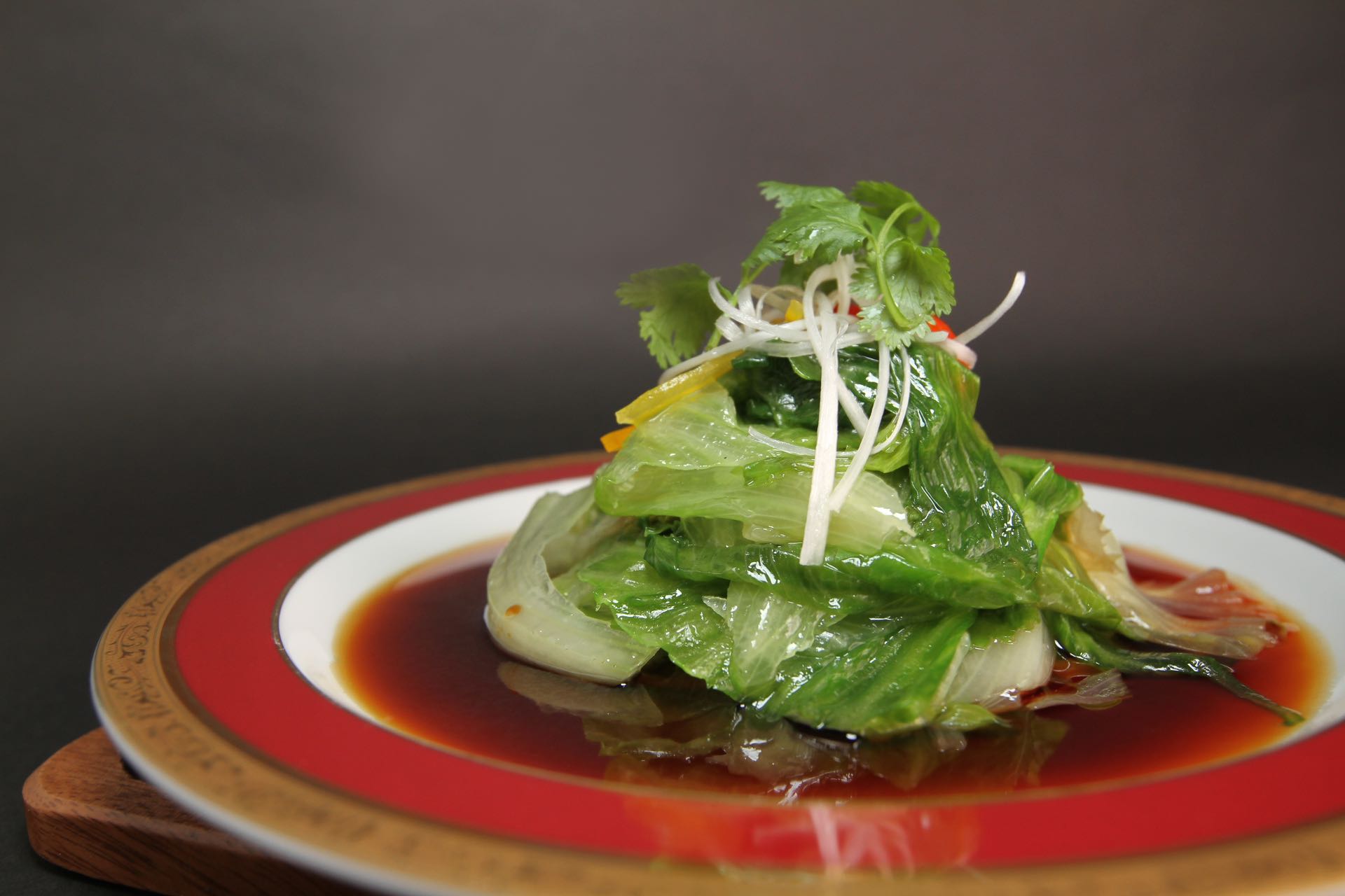 Image of レタスのニンニクタレかけ